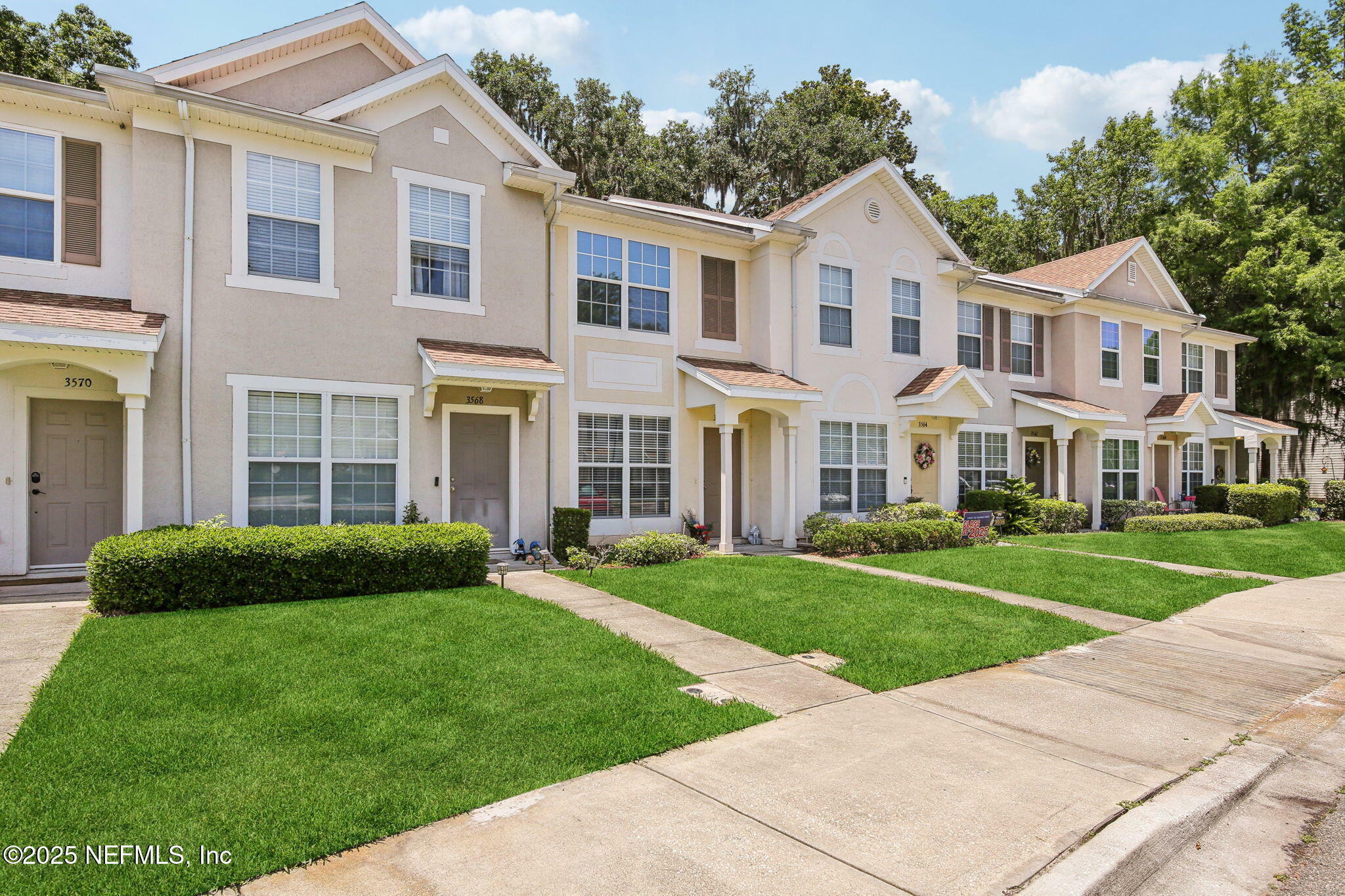 Property Photo: 3566 Twisted Tree Lane FL 32216