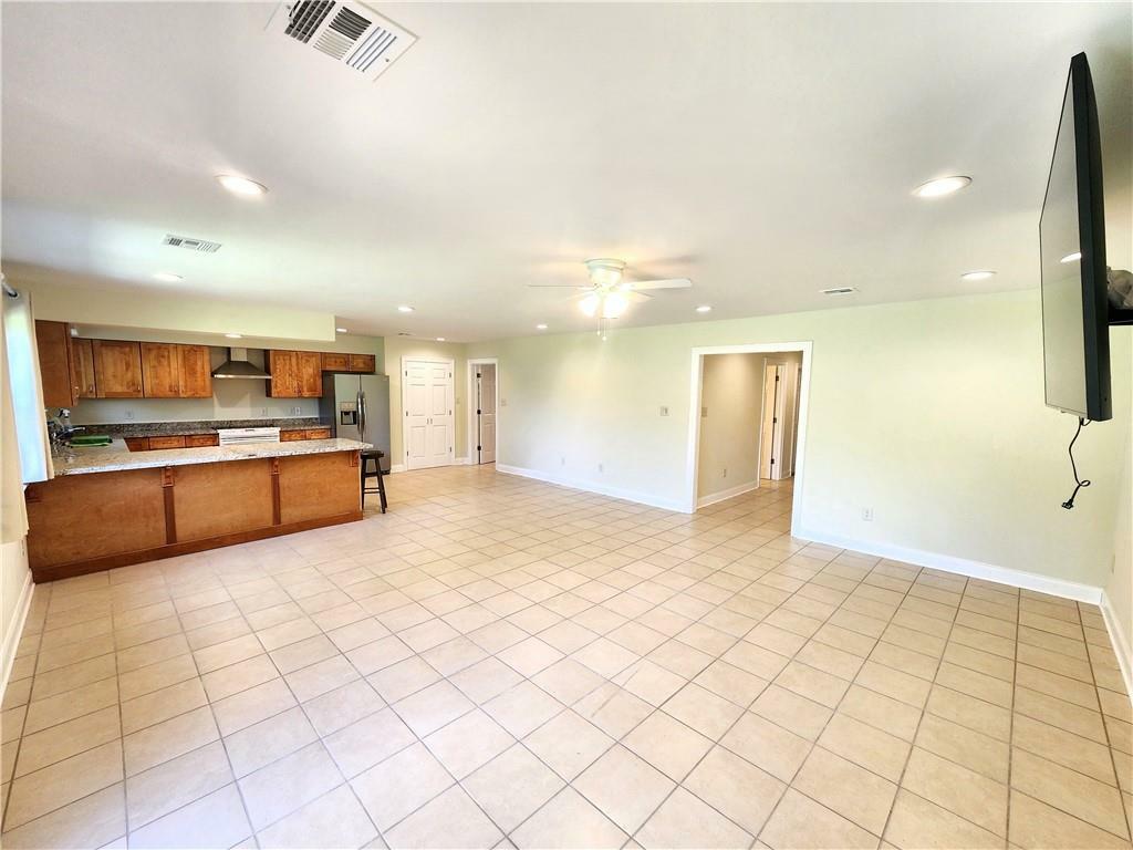 Property Photo: 12801 River Road LA 70131