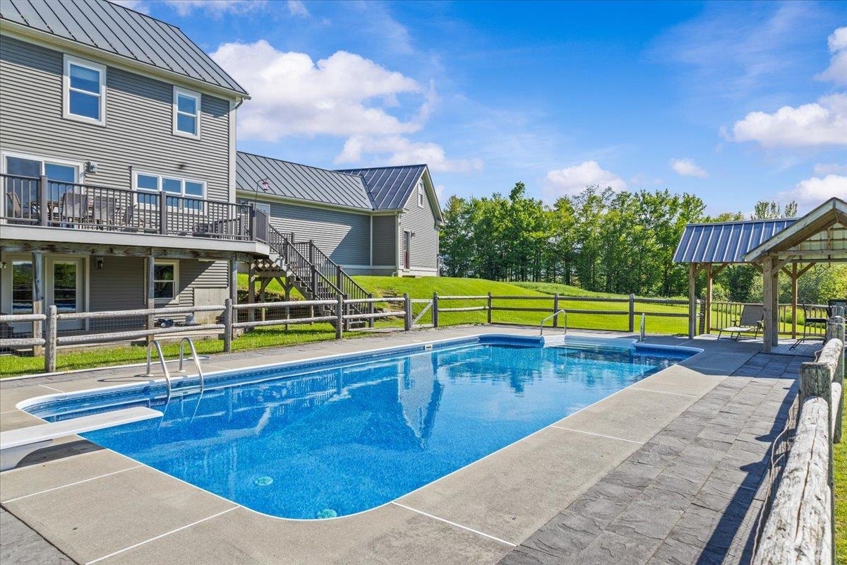 Property Photo:  3072 Upper Pleasant Valley Road  VT 05464 