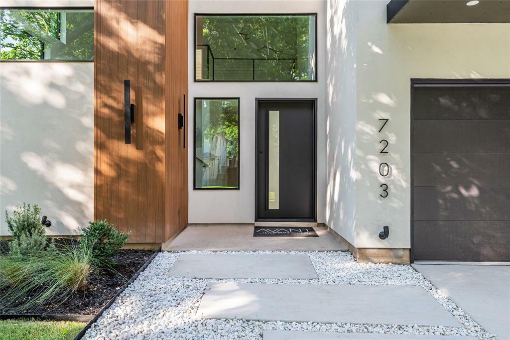 Property Photo: 7203 Casa Loma Avenue TX 75214