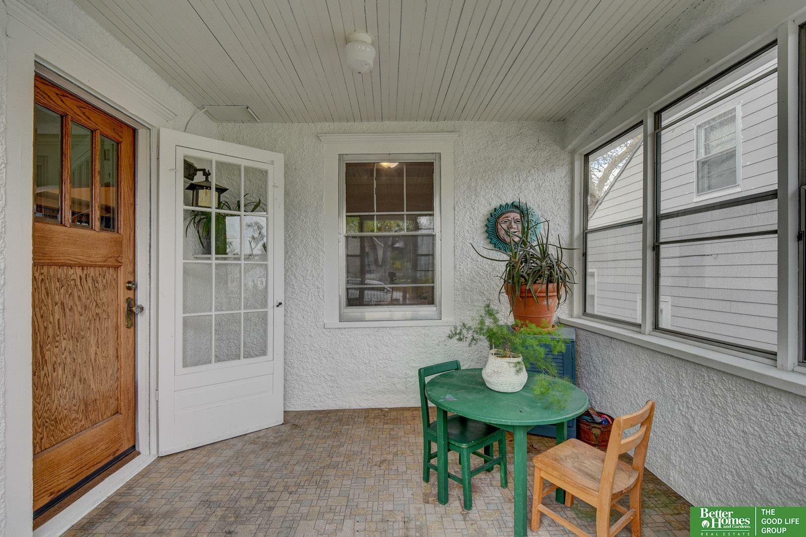 Property Photo: 4939 Hickory Street NE 68106