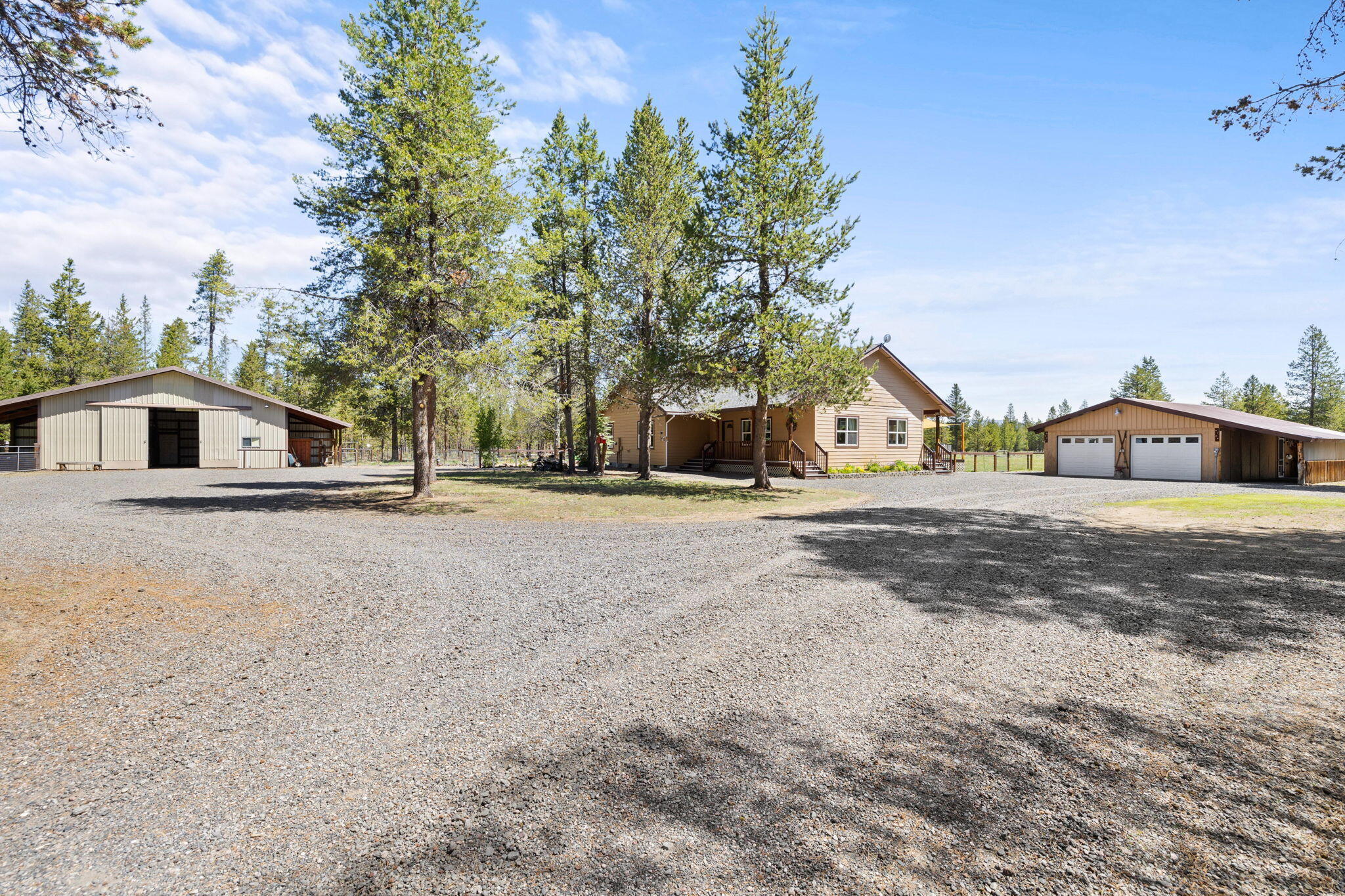 Property Photo: 50940 S Huntington Road OR 97739