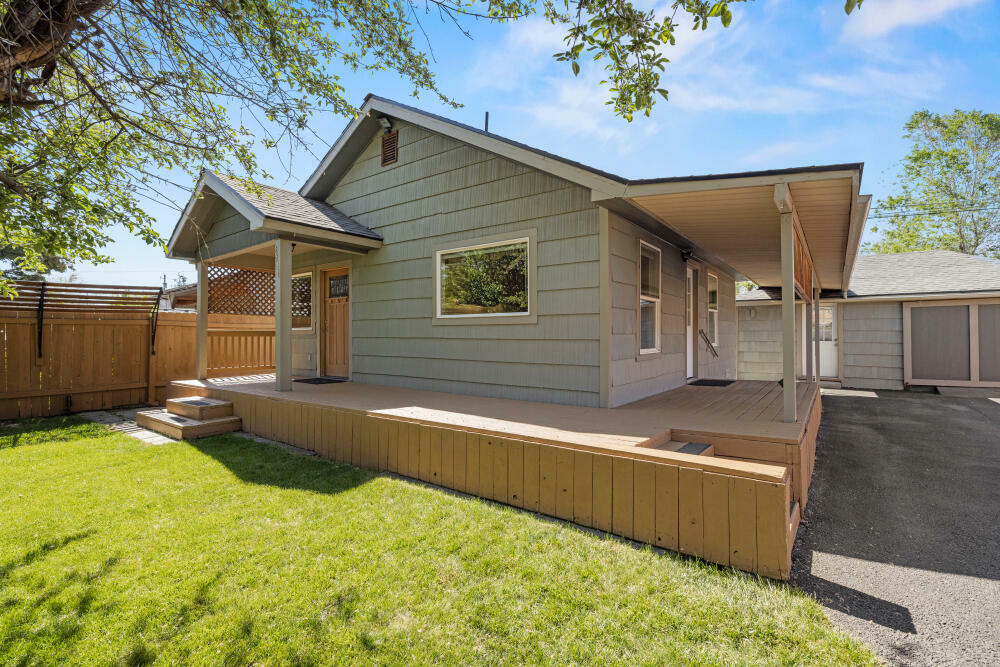 Property Photo: 2244 Wantland Avenue OR 97601