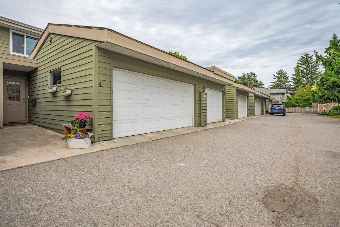 1950 Burtch Road 4  Kelowna BC V1Y 4B2 photo