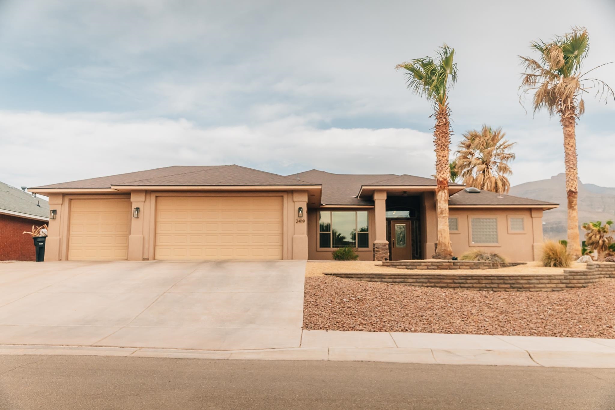 Property Photo: 2419 Saguaro Lp NM 88310