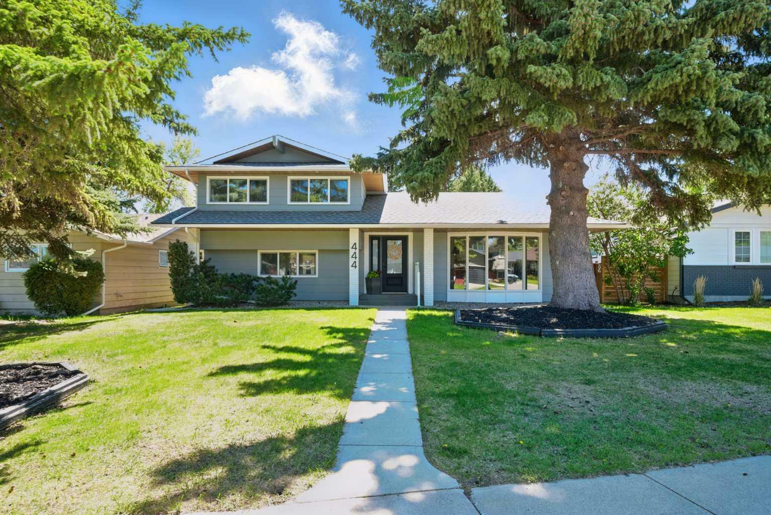 Property Photo: 444 Parkridge Rise SE AB T2J 5C3