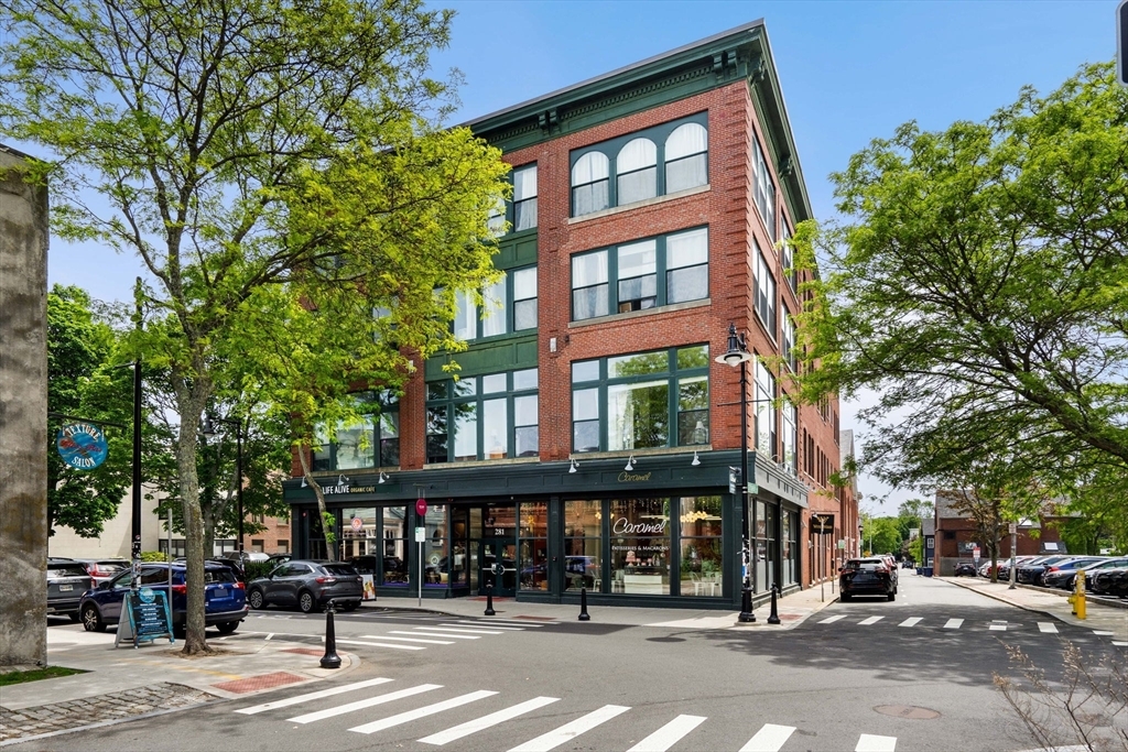 Property Photo:  281 Essex Street 206  MA 01970 
