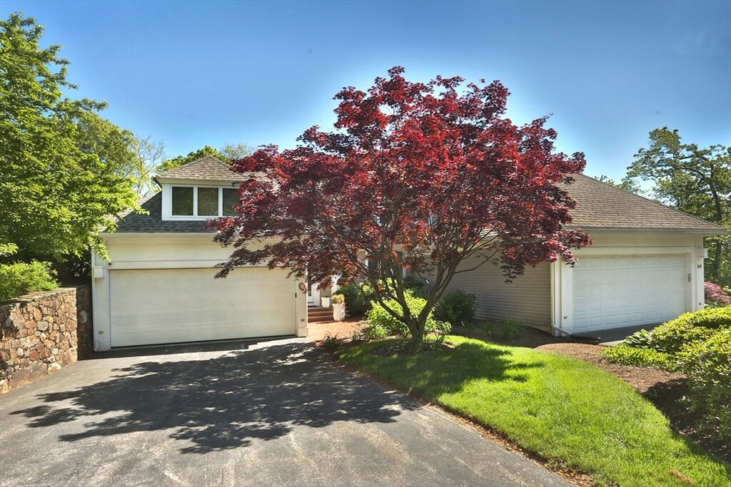 Property Photo:  32 Highwood Ln  MA 01938 
