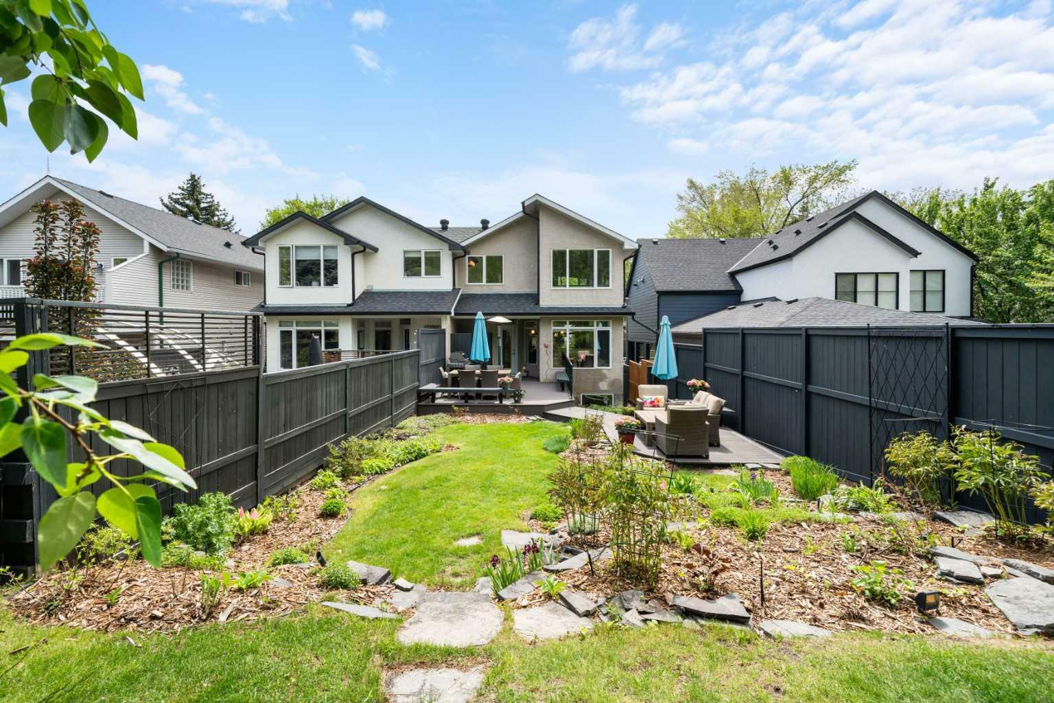 Property Photo: 2732 7 Avenue NW AB T2N 1A7