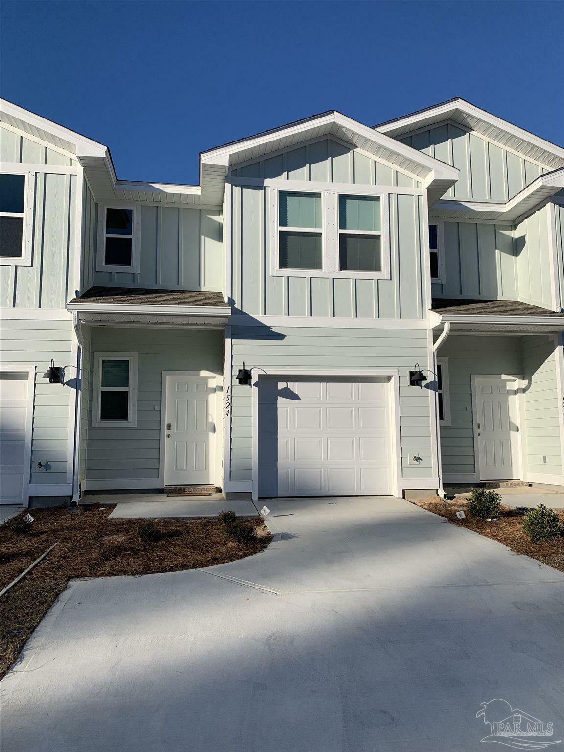 Property Photo: 1524 Farragut Way FL 32534
