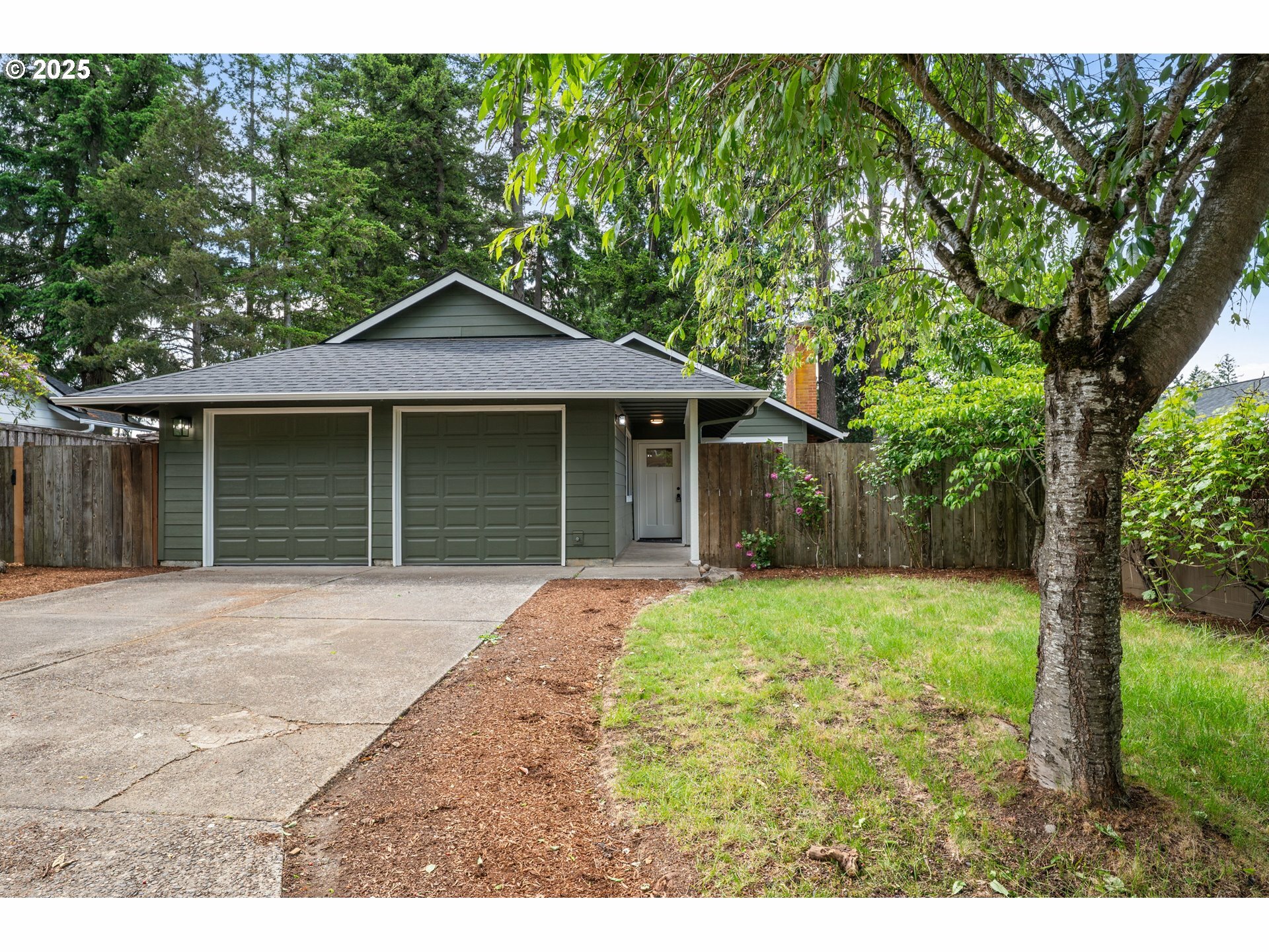 Property Photo: 3421 SE 175th Pl OR 97236
