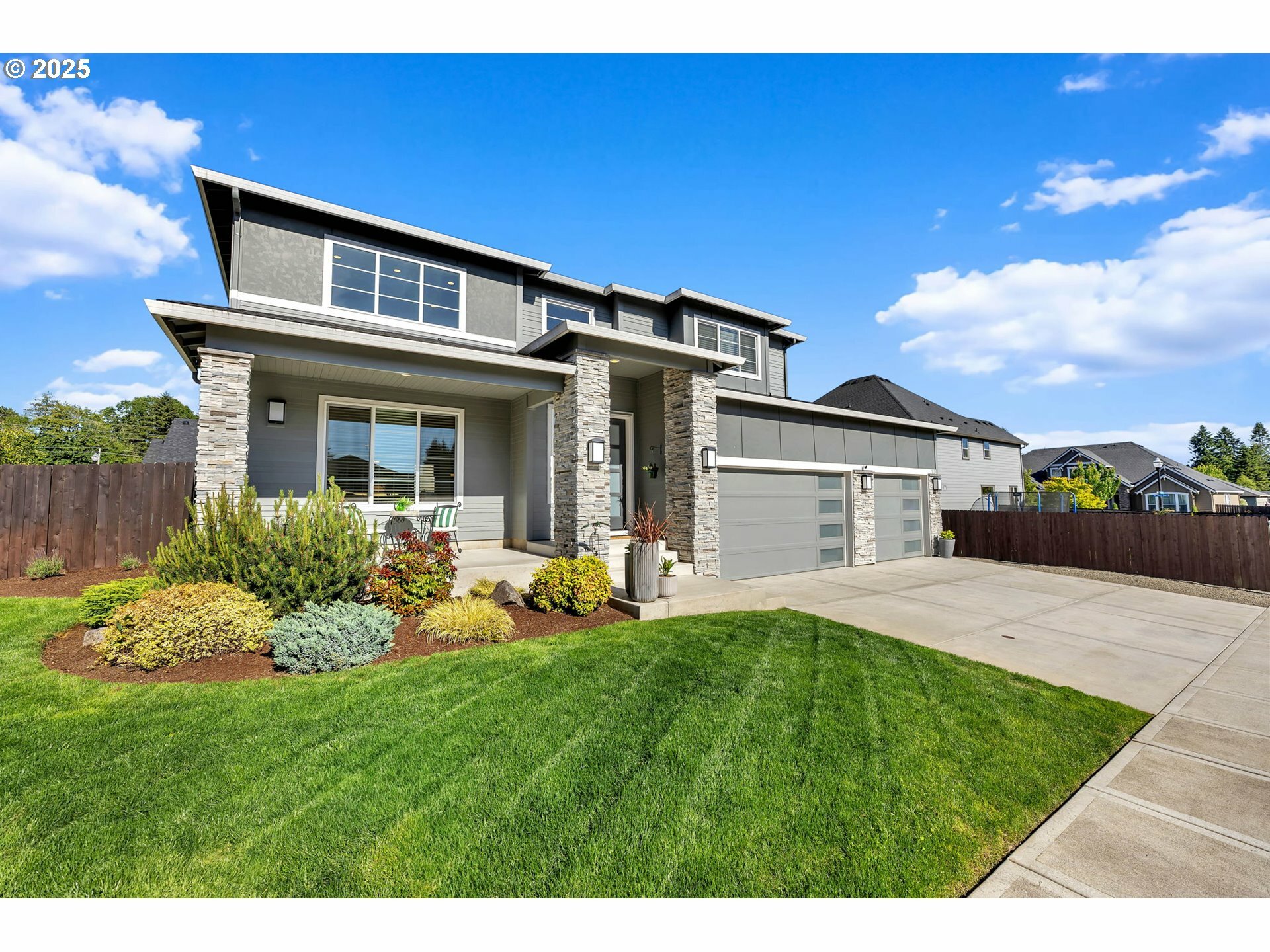 Property Photo: 2625 NE 8th Ave WA 98604
