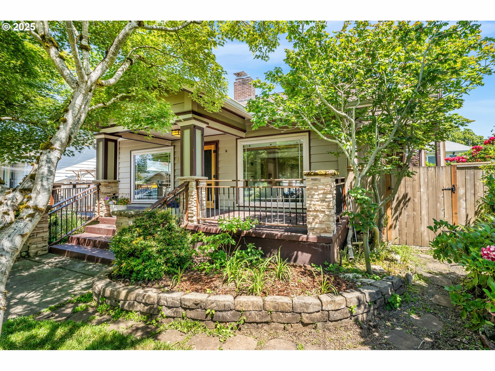Property Photo:  2804 NE 61st Ave  OR 97213 