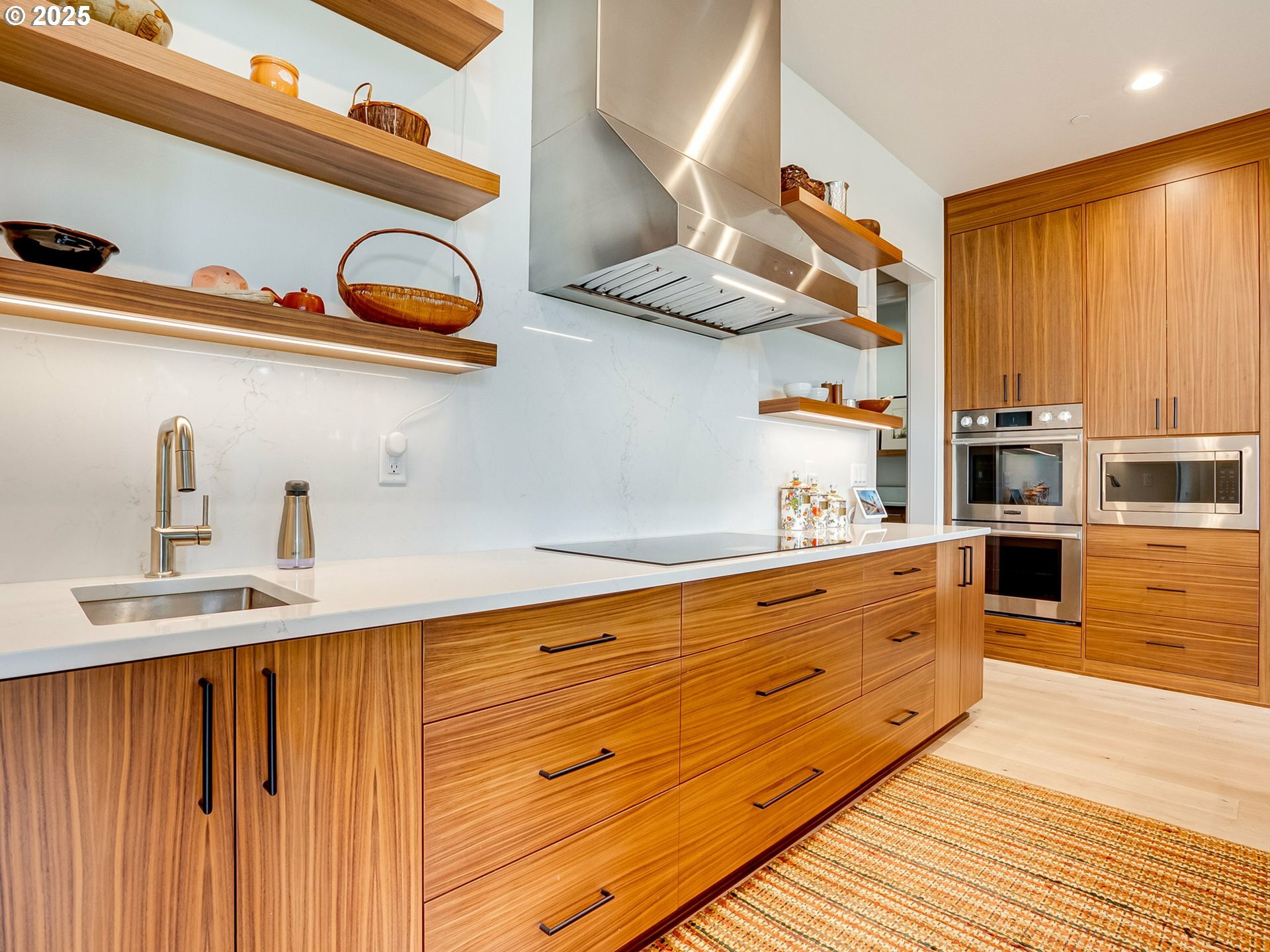 Property Photo: 522 NE Province Dr WA 98607