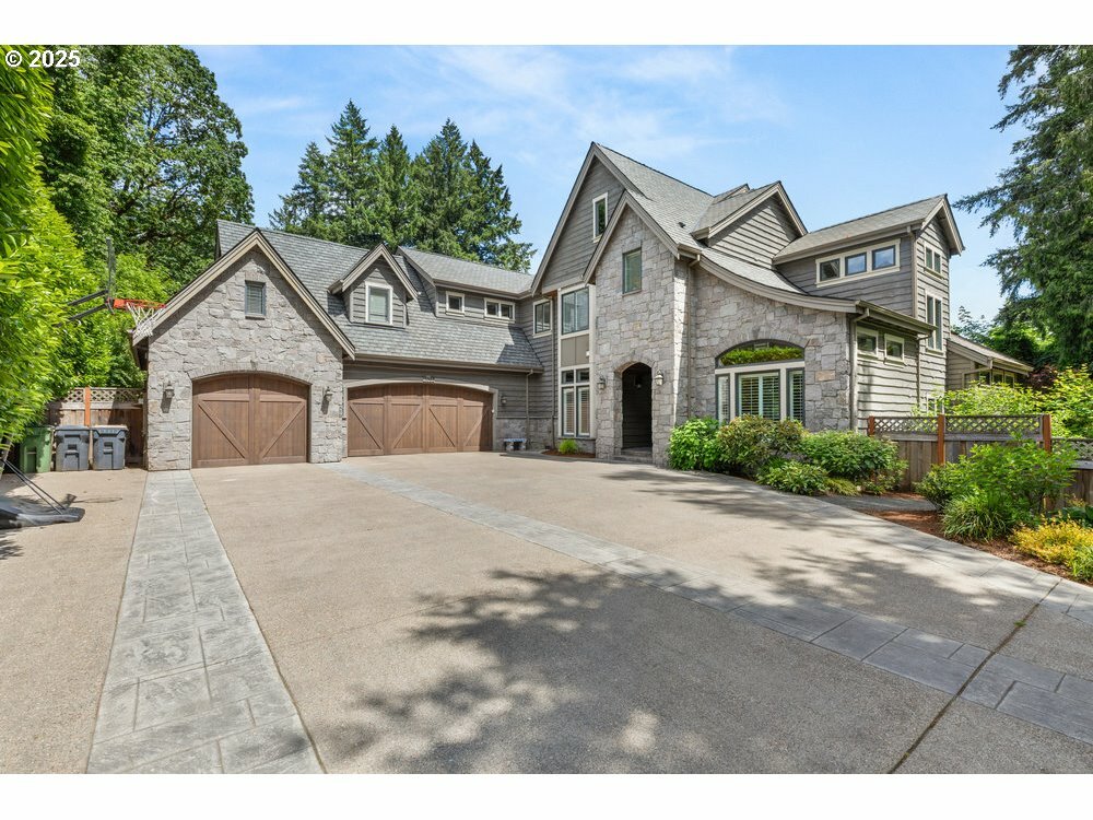 Property Photo: 15948 Twin Fir Rd OR 97035