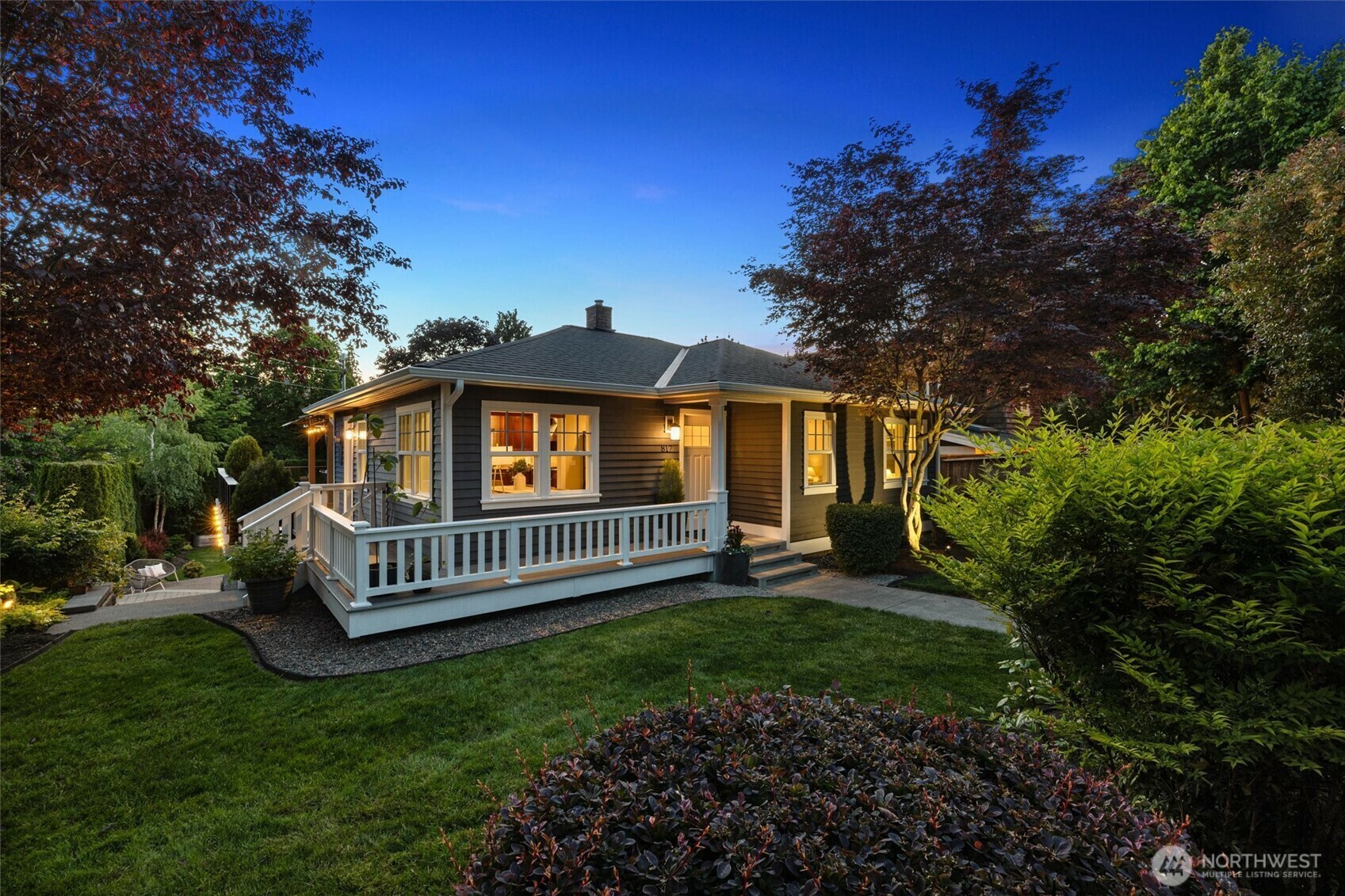 Property Photo:  817  6th Street  WA 98033 