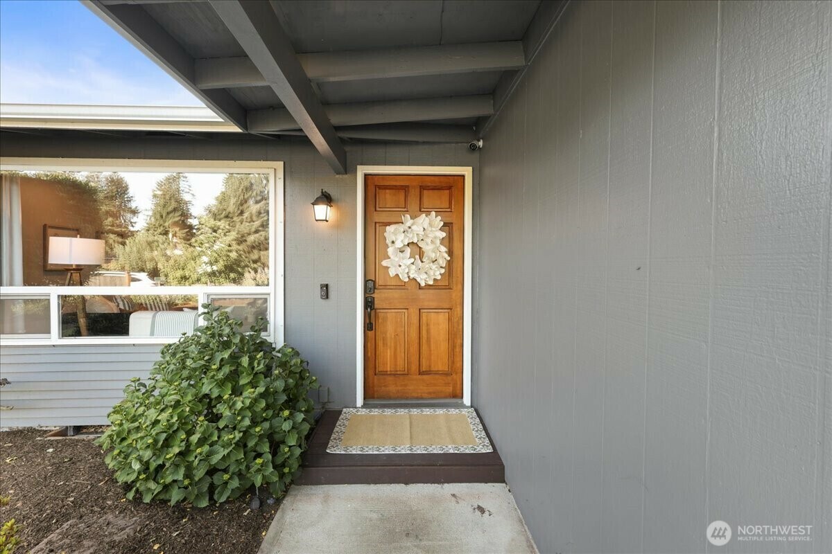 Property Photo: 14305 141st Court SE WA 98059