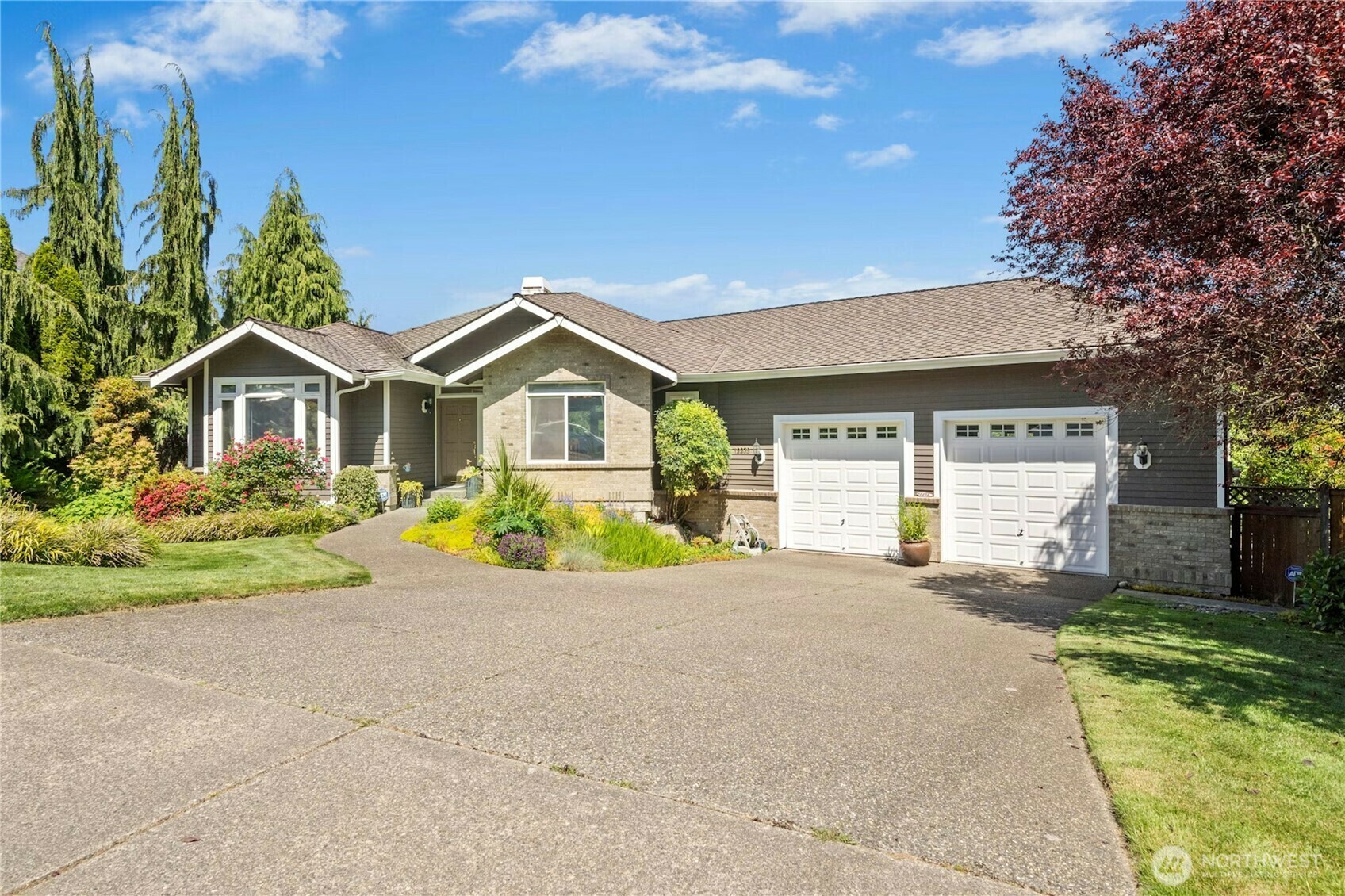 Property Photo: 12232 SE 80th Way WA 98056