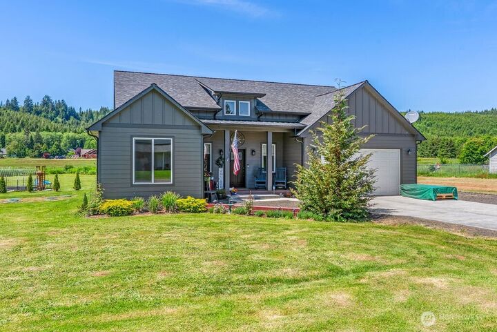 Property Photo: 11 Nature Loop WA 98612