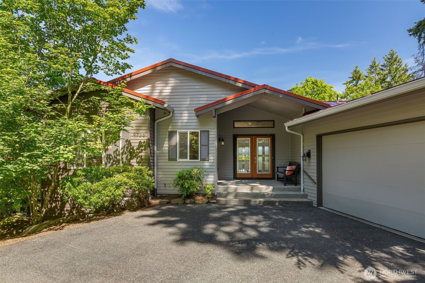 Property Photo: 9736 49th Avenue NE WA 98115