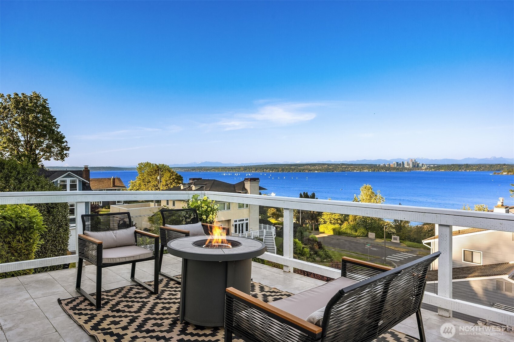 Property Photo: 3301 S Day Street WA 98144