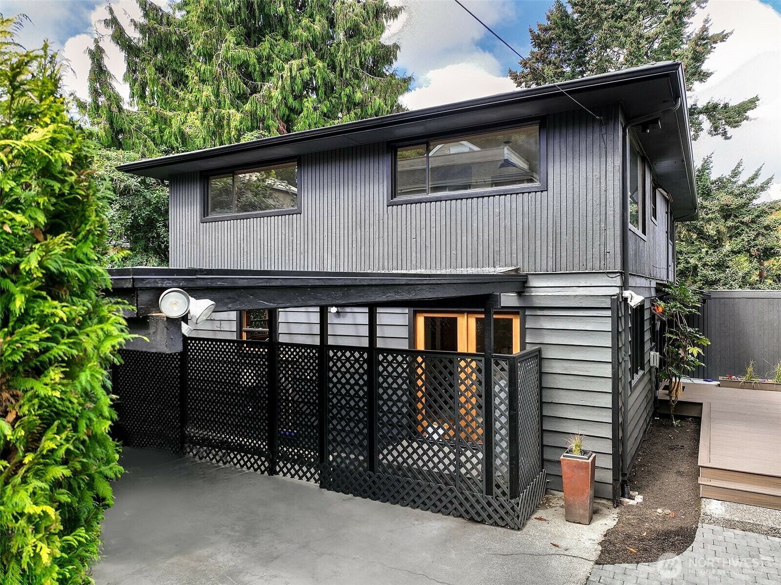 Property Photo: 718 N 59th Street WA 98103