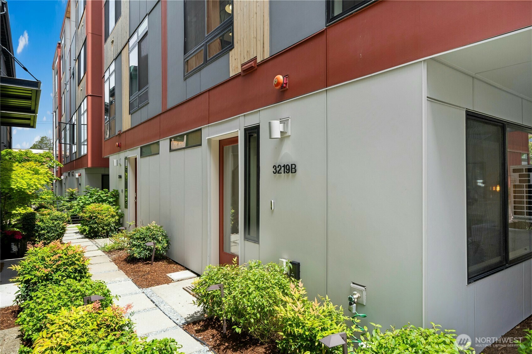 Property Photo: 3219 California Avenue SW B WA 98116