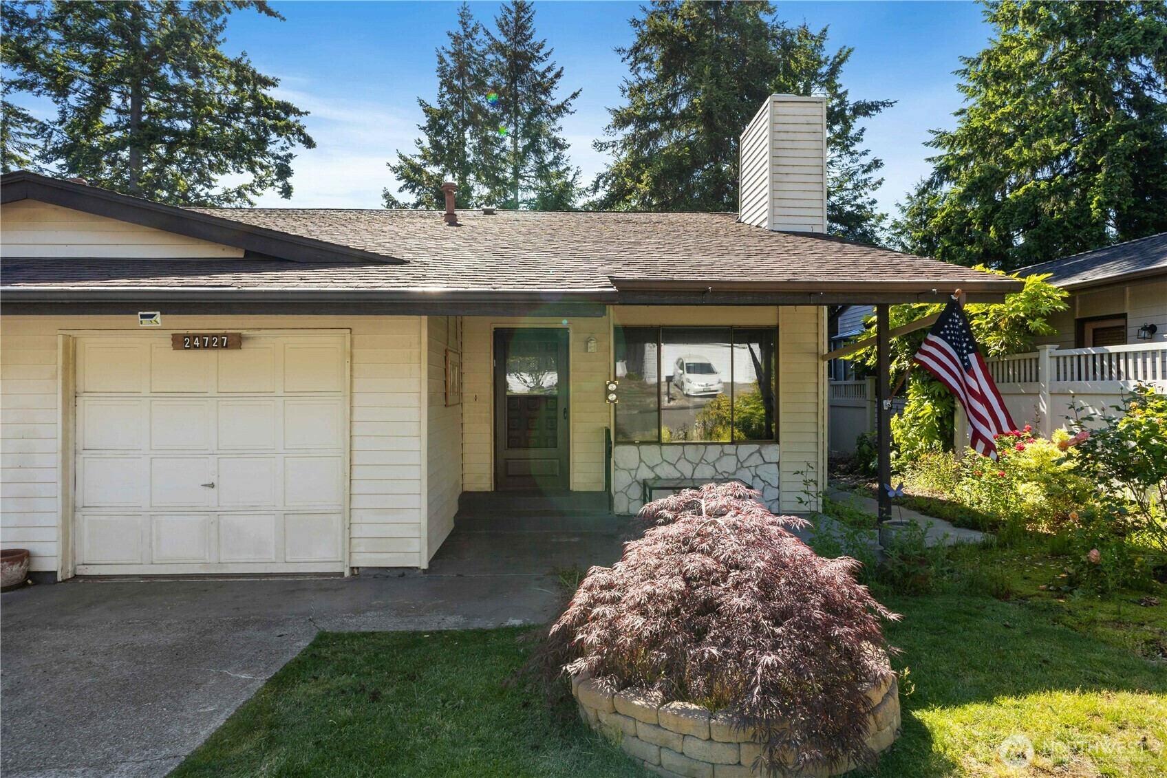 Property Photo: 24727 12th Avenue S WA 98198