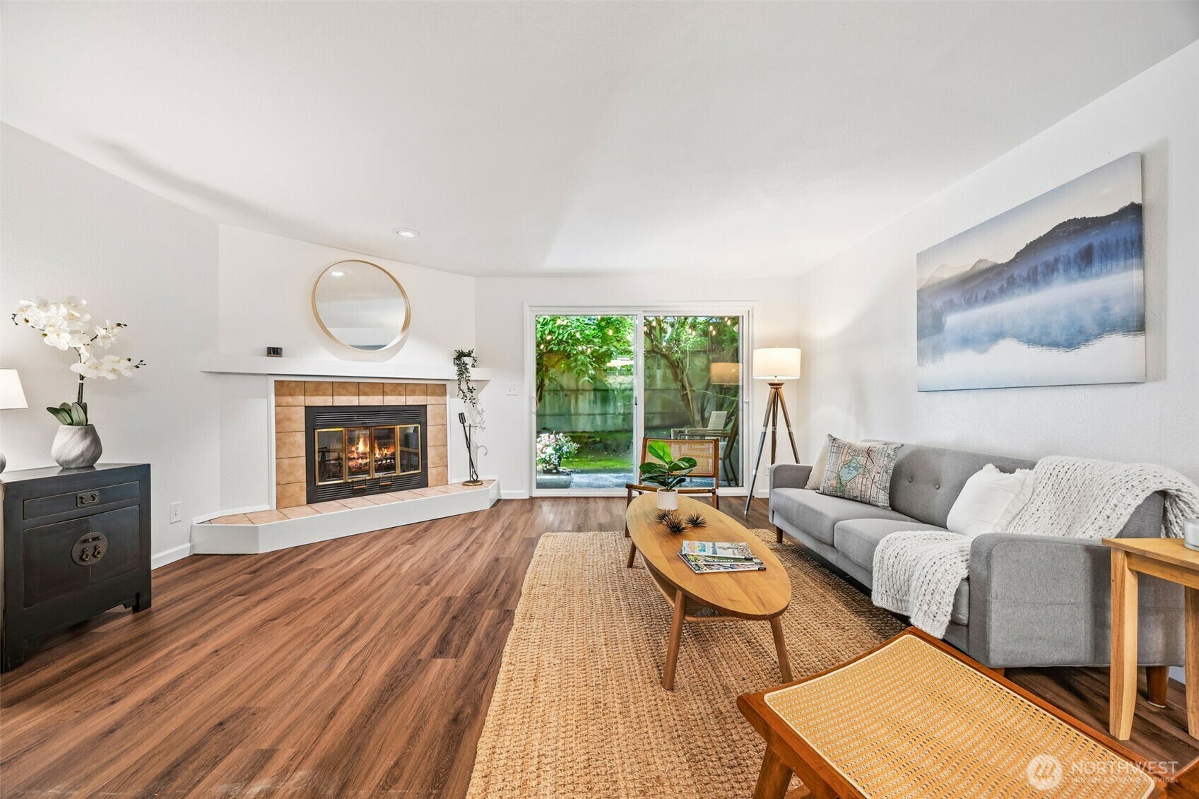 Property Photo: 9522 1st Avenue NE B6 WA 98115