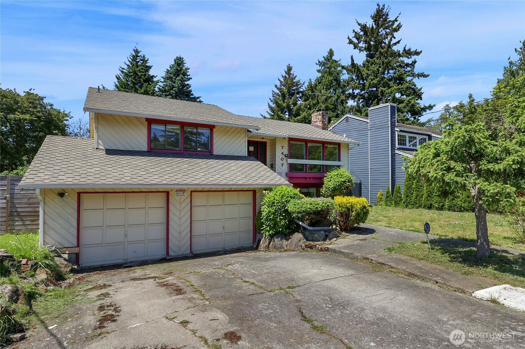 Property Photo:  7407  25th Avenue NE  WA 98115 
