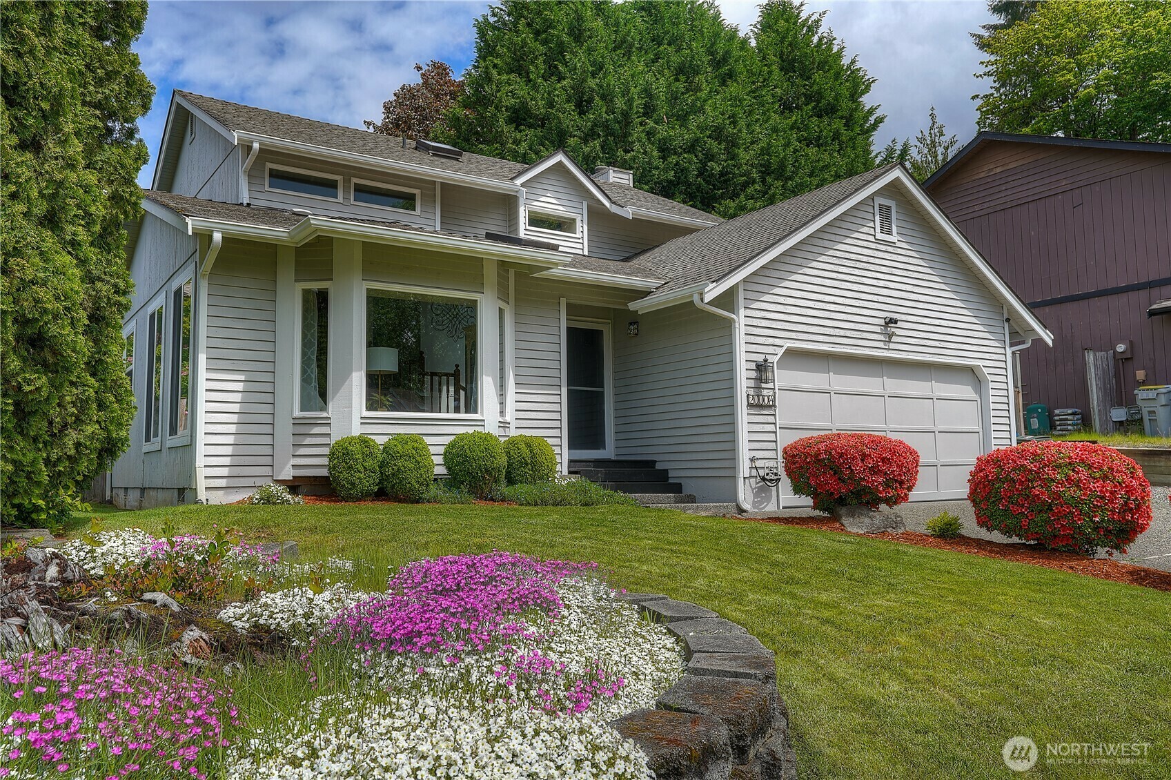 Property Photo: 20004 SE 268th Street WA 98042
