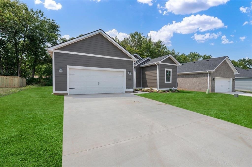 Property Photo: 560 Pleasant Meadow Circle KY 42101