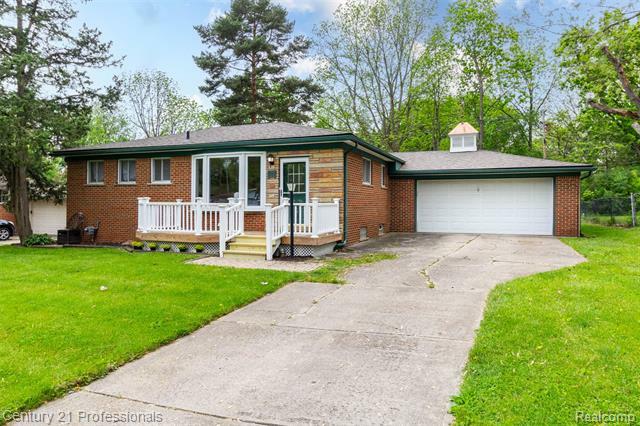 Property Photo: 291 Lorberta Lane MI 48328