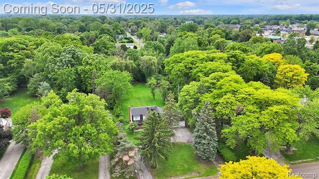 Property Photo:  2408 Otter Street  MI 48092 