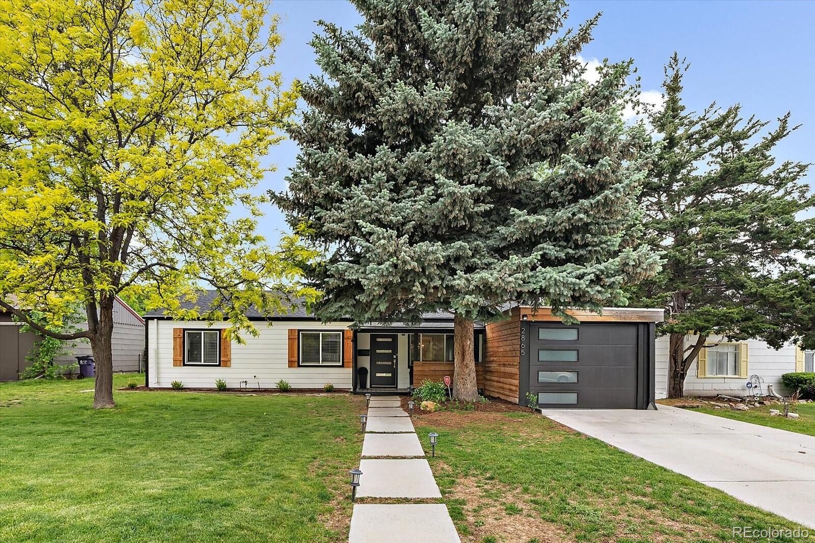 Property Photo: 2865 S Cherry Way CO 80222