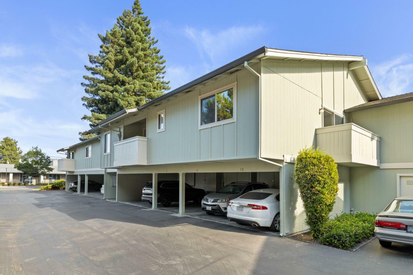 Property Photo: 264 North Whisman Road 26 CA 94043