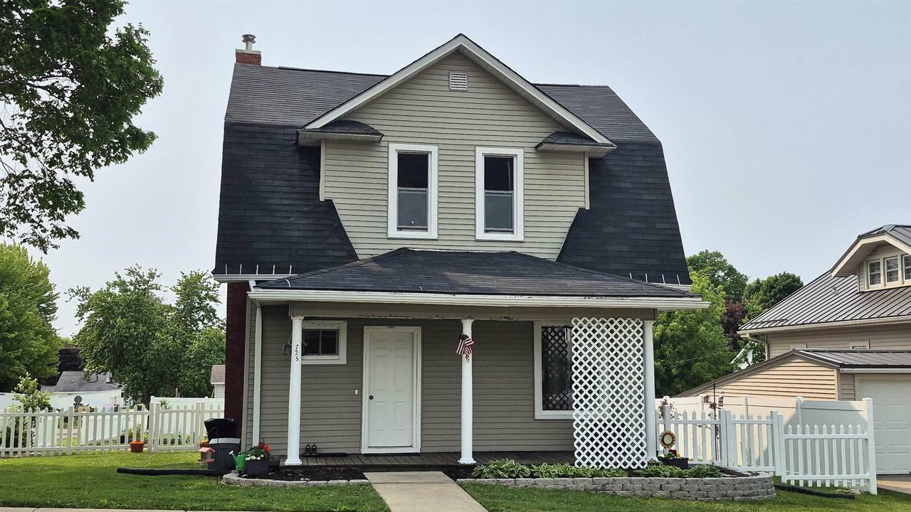 Property Photo: 725 10th Street WI 53809