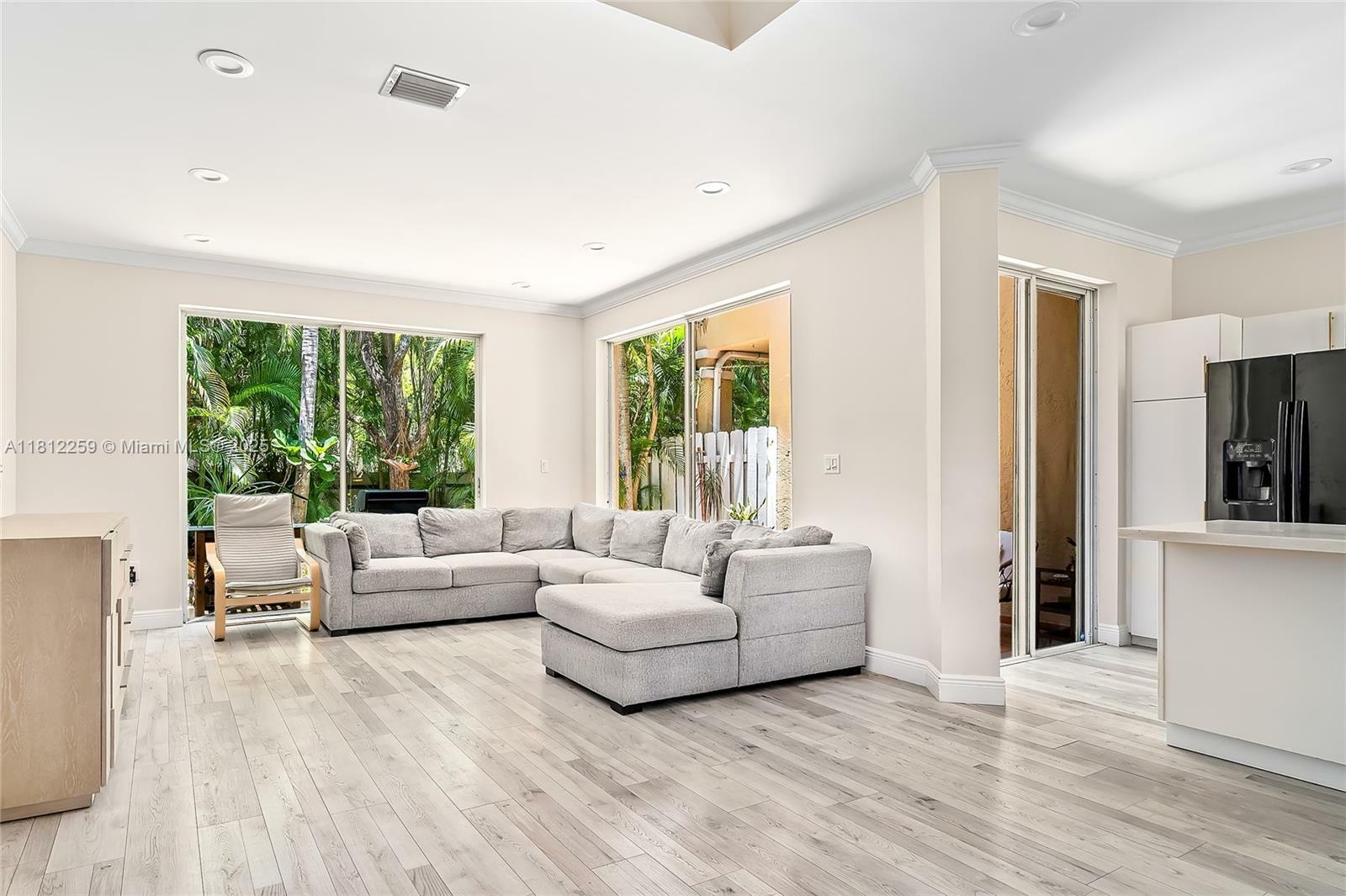 Property Photo: 21024 NE 34th Ct FL 33180