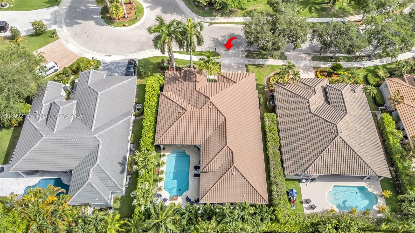 Property Photo: 1220 Iris Court FL 33326