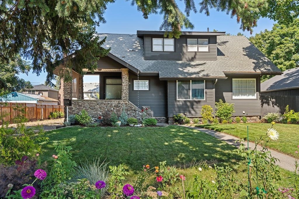 Property Photo:  3129 E 34th Ave  WA 99223 