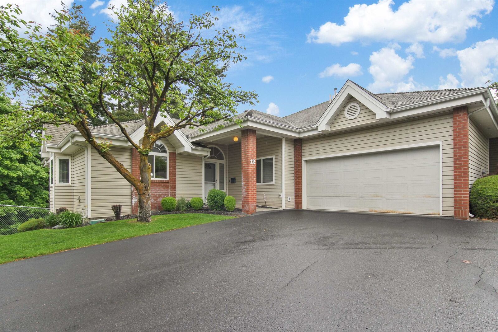 Property Photo:  221 E Rockwood Blvd 12  WA 99202-1294 