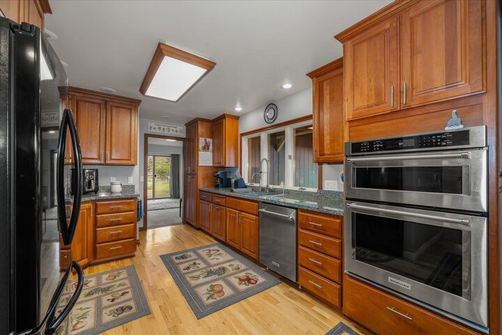 Property Photo:  604 S Grove Rd  WA 99224 