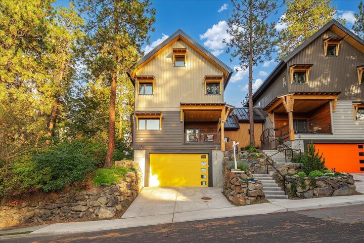 Property Photo: 1417 S Ivory St WA 99203