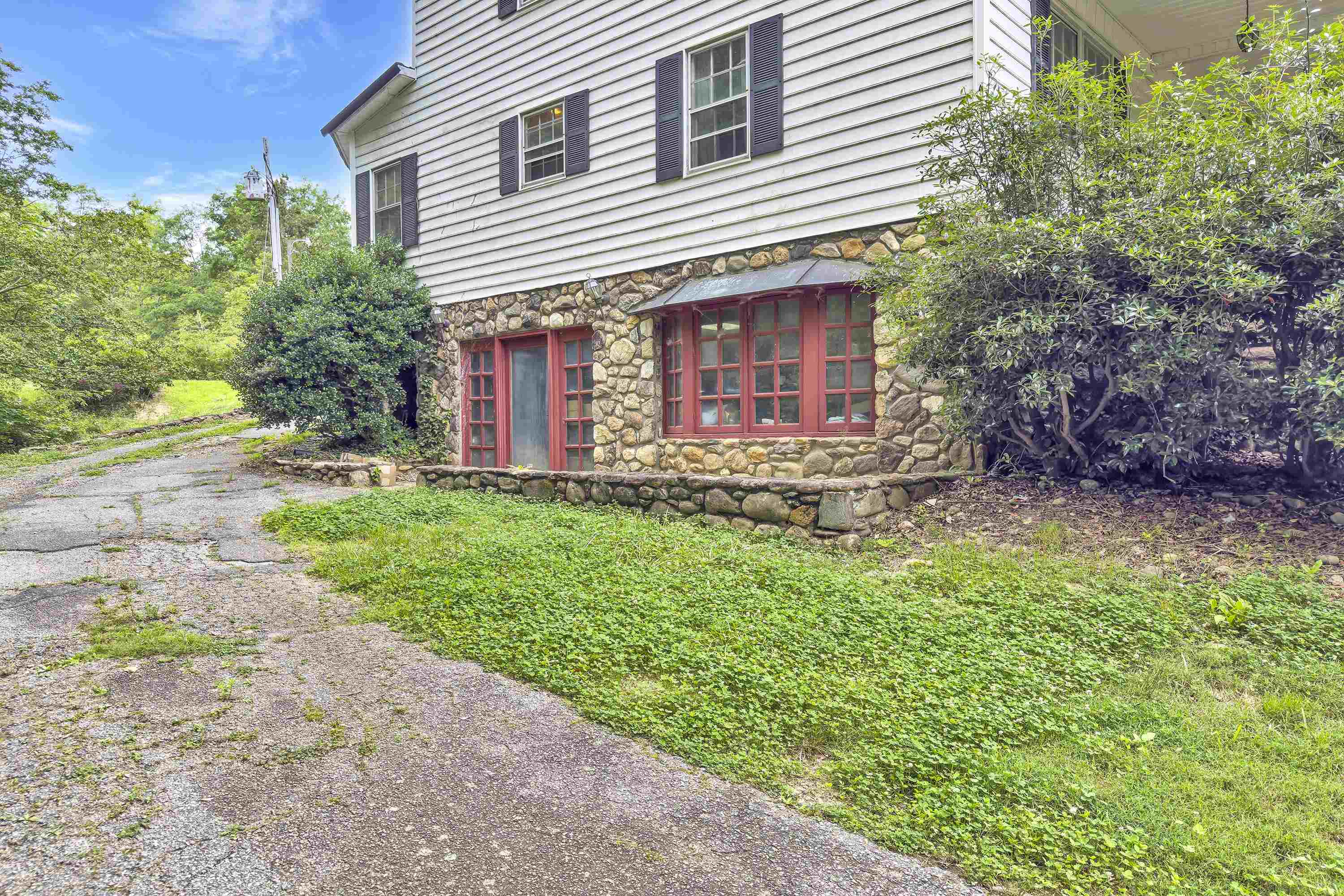 Property Photo:  2840 Glenn Springs Road  SC 29302 