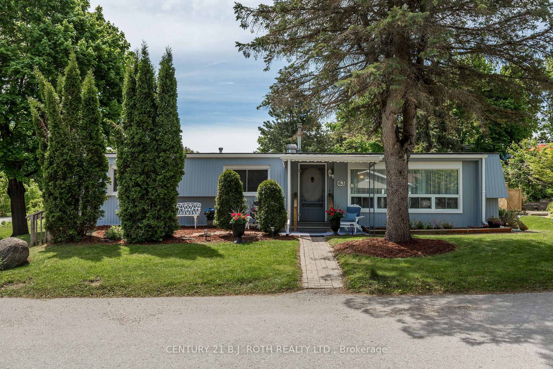Photo de la propriété: 63 Flora Drive ON L9S 1R1
