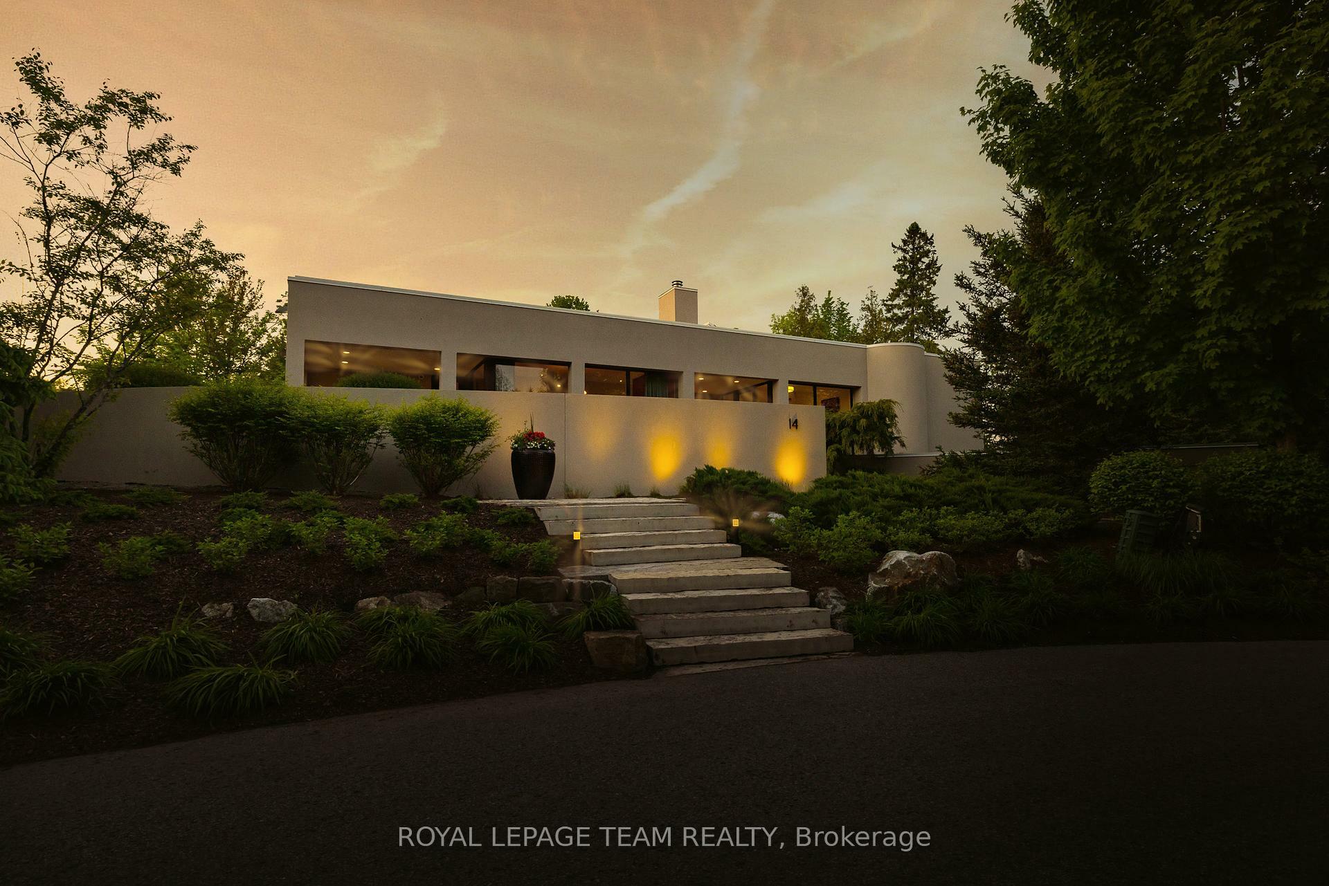 Property Photo: 14 Kanata Rockeries Private ON K2K 3P4