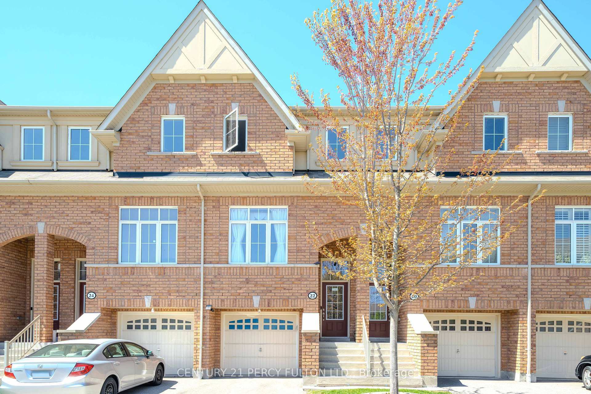 Property Photo:  22 Burtonbury Lane 11  ON L1Z 0C9 