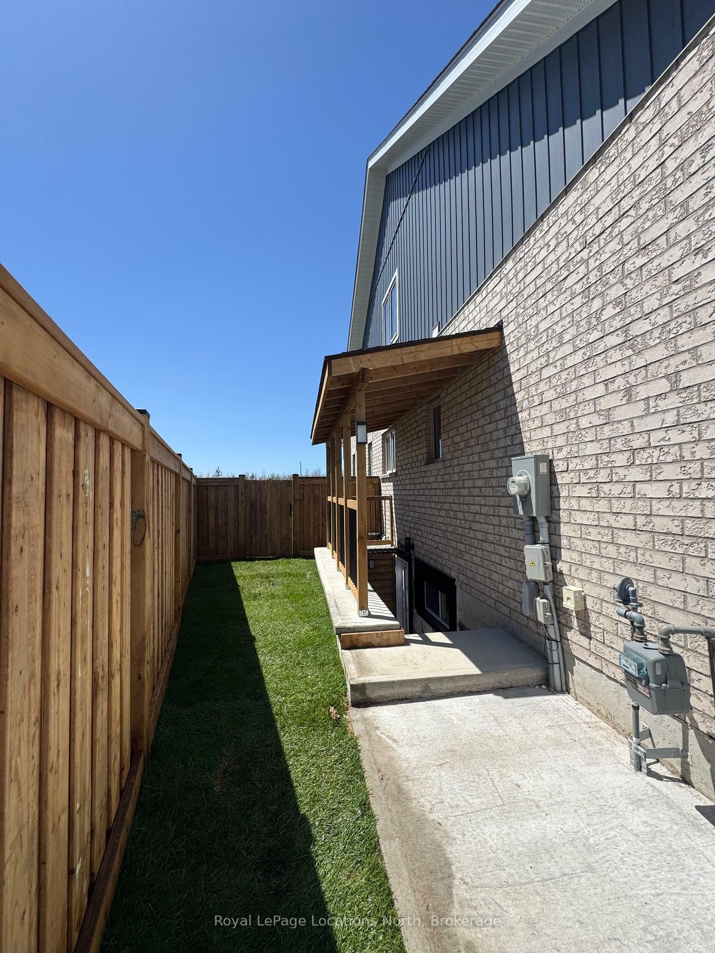 Photo de la propriété: 9 Bianca Crescent Lower ON L9Z 0H7