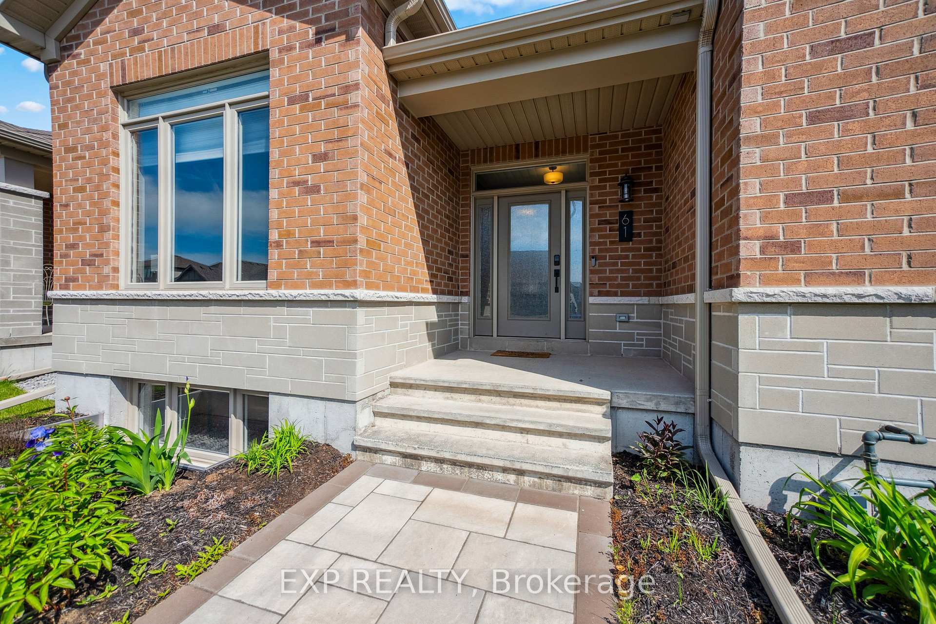 Property Photo:  61 Athabaska Drive  ON K8N 0T1 