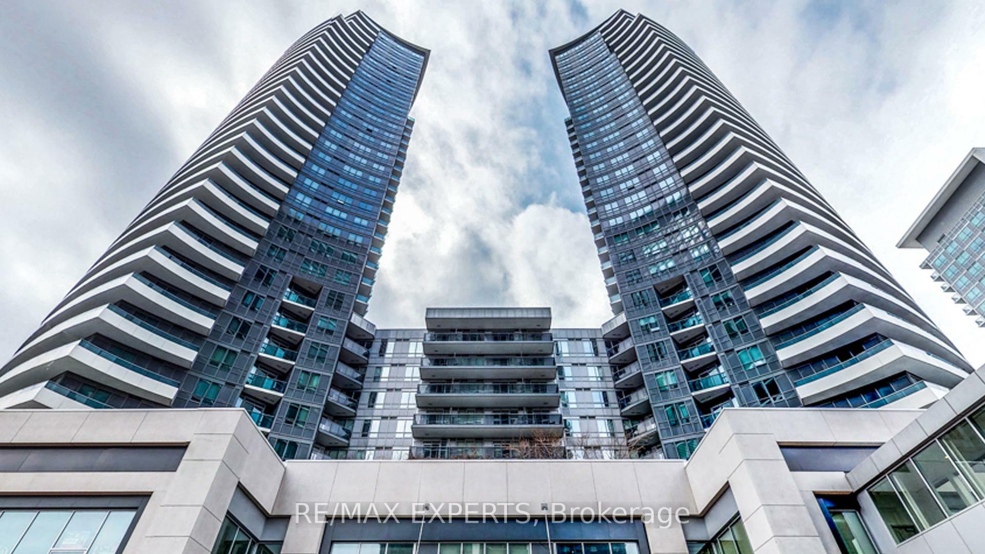 Property Photo: 7161 Yonge Street 2433 ON L3T 0C8